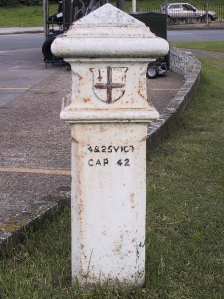 coal-post-192-farnborough-way-rose-crown-b