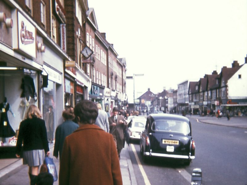 0207-908-orpington-1971-high-street-bernhardts-clock-lf