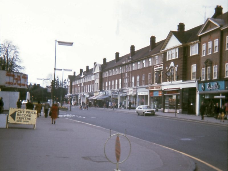 0207-909-orpington-1971-high-street-central-electric-lf